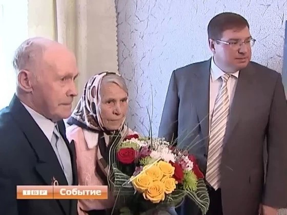 Ветеранскую чету Седовых поздравили с новосельем, а главу семьи ещё и с юбилеем