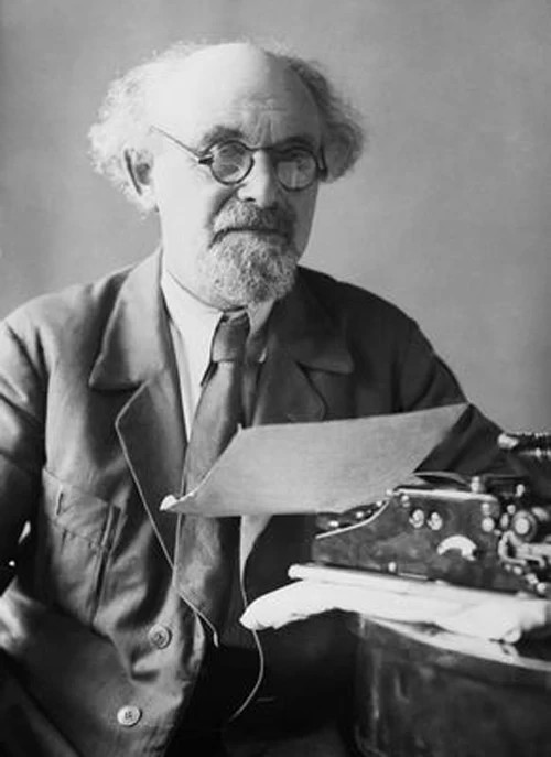 Звучит голос писателя