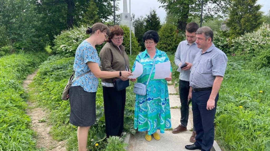 Рита Тихомирова провела рабочее совещание в деревне Быково