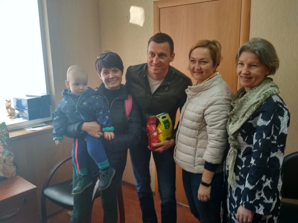 Инвалиду — коляску, спортшколе — лыжи