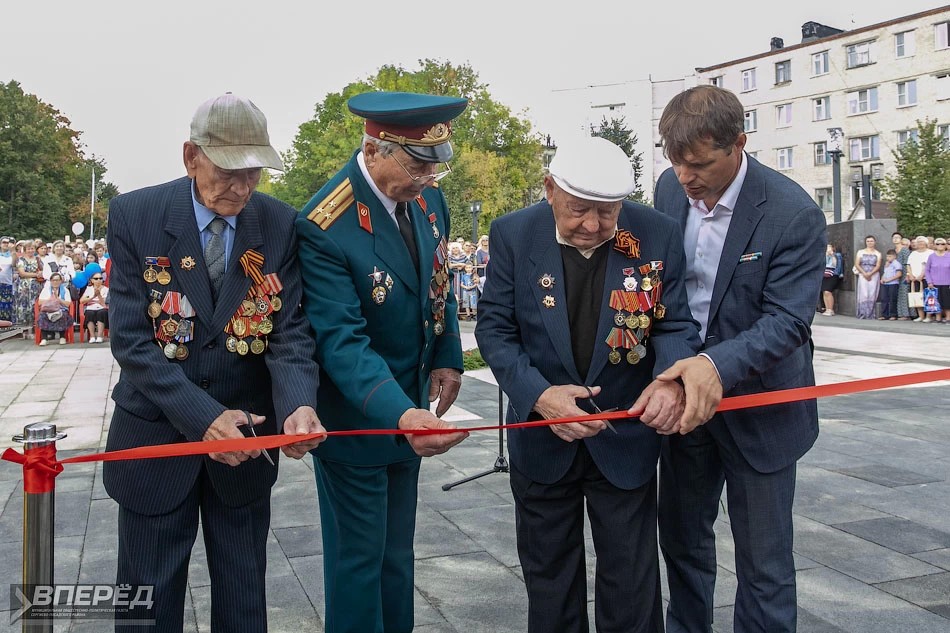 В Пересвете состоялось торжественное открытие площади Защитников Отечества