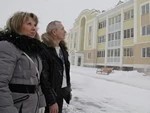 Переселенцы из аварийного жилфонда получают ключи от новых квартир