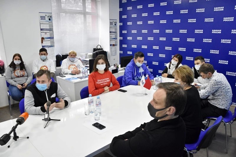 Депутат Госдумы и глава Сергиево-Посадского округа встретились с волонтерами