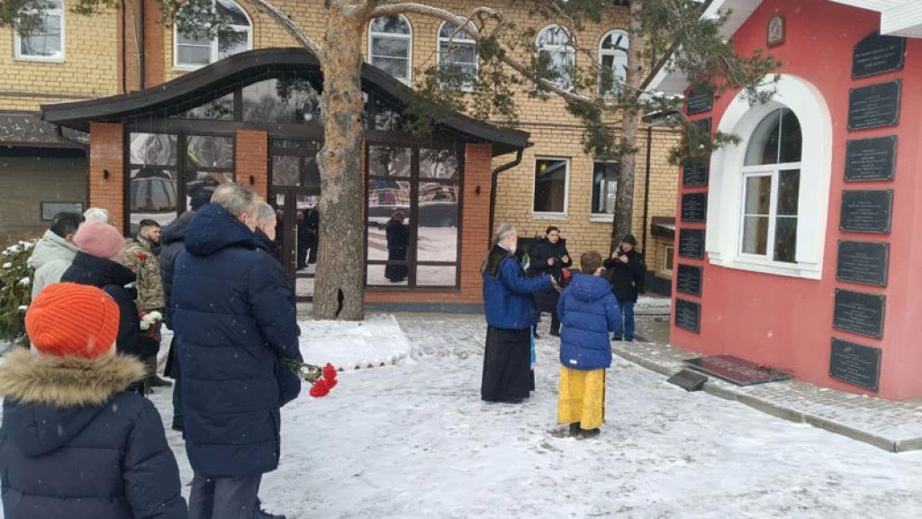 Панихида в память о всех павших в локальных конфликтах прошла у стен храма Воскресения Христова в Сергиевом Посаде