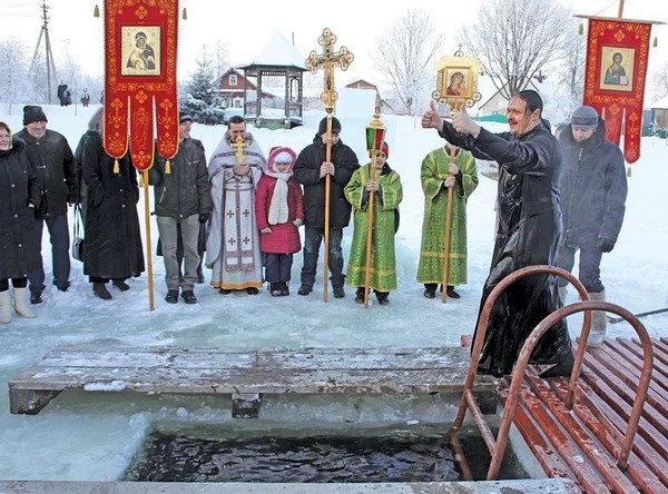 Бодрит и радует крещенская вода!