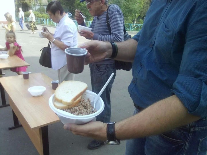 На выборы - с лопатой и граблями