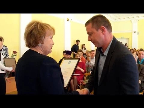 Лучших работников наградили в День труда