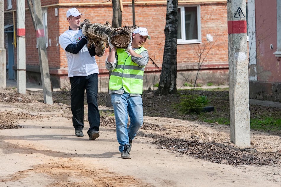 Округ встречает весну субботниками
