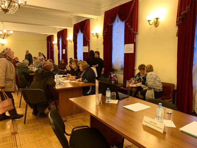 Почти 140 жителей округа задали свои вопросы в ходе открытого диалога с властью