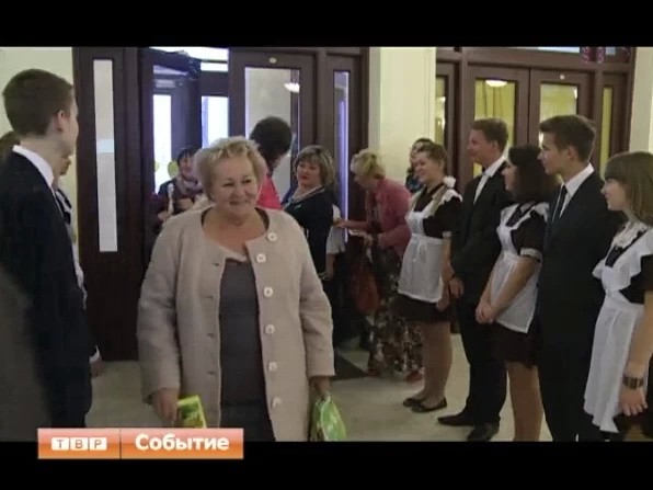 Учителей поздравили с праздником