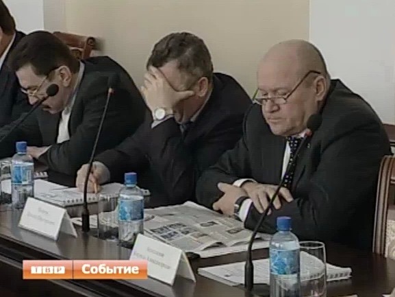 Депутаты горсовета так и не завершили очередное заседание
