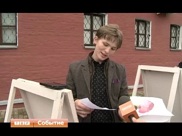 Поэзия нон-стоп. Три дня в «Конном дворе» читали Сергея Есенина