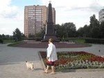 "Уберите собак от мемориала!"