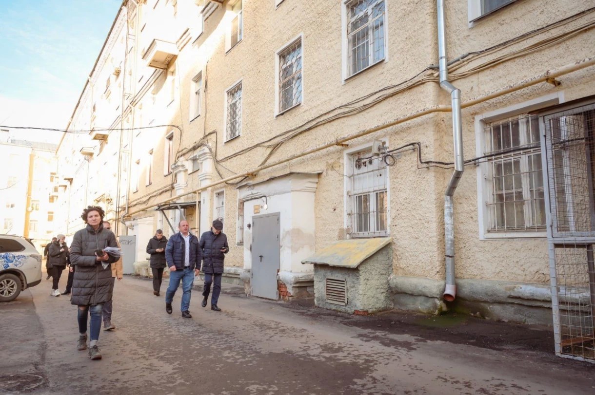 Капремонт в Сергиевом Посаде: подрядчика сменили, а проблемы остаются