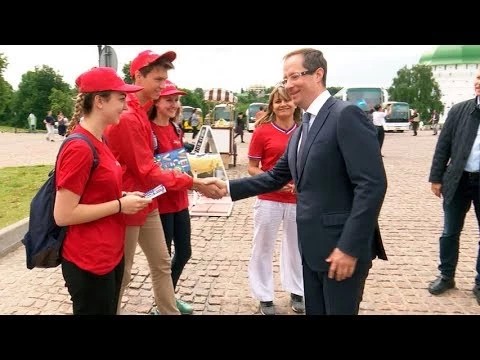 Волонтёры встречают болельщиков ЧМ-2018 в Сергиевом Посаде