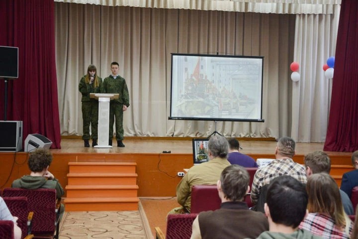 Ветераны войны в Афганистане встретились со студентами колледжа