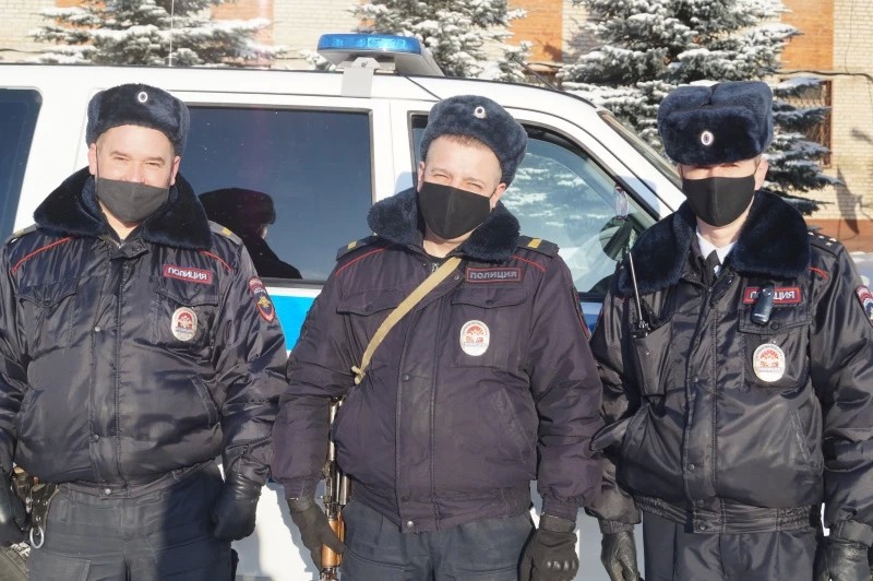 Сергиево-Посадские полицейские спасли мужчину из горящей квартиры