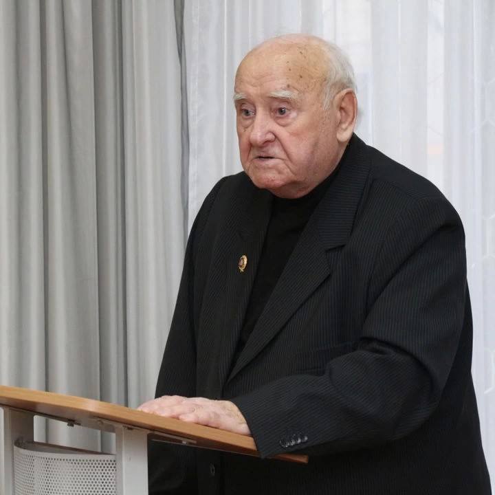 Ветерана войны Петра Червоненко из Сергиева Посада наградили высшей наградой Мособлдумы
