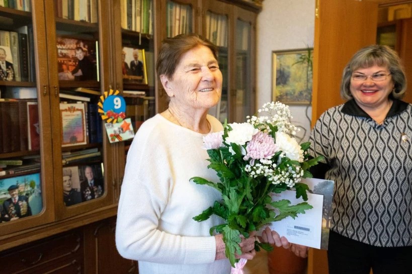 Надежду Ивановну Лысенко поздравили с 90-летием