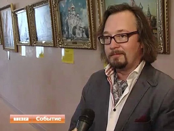 Православные храмы России. В библиотеке Розанова открылась персональная выставка питерского живописца