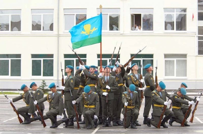 100 лет Рязанскому десантному училищу
