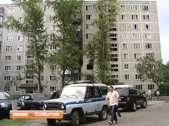 Четыре человека пострадали в результате утреннего пожара на улице Дружбы. По предварительной версии, произошло замыкание электропроводки