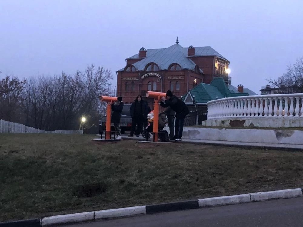 Загорский трубный завод установил две подзорные трубы на смотровой площадке Сергиева Посада