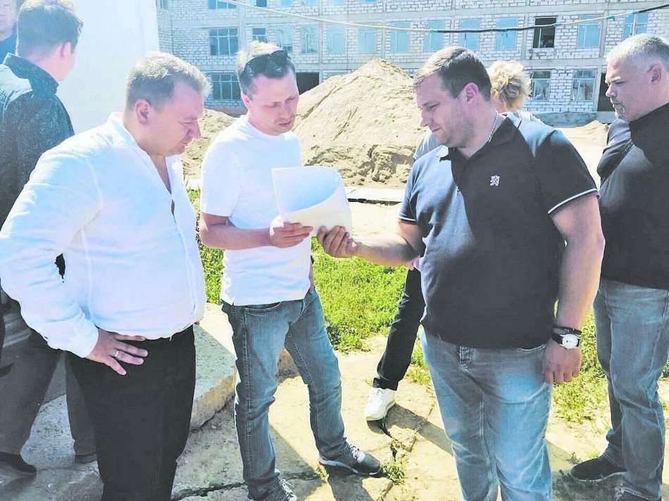 Токарев проверил ход строительства школы