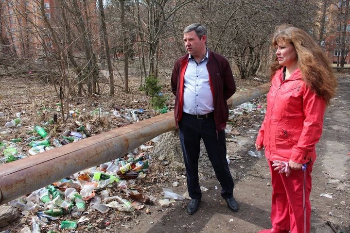 Снег растаял, свалка осталась