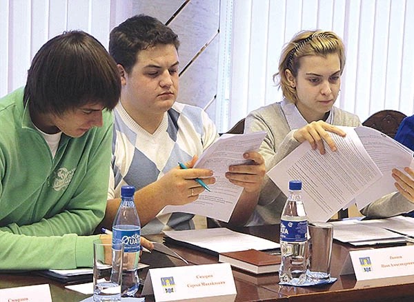 Молодежный парламент определился с программой