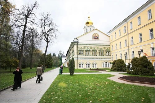 Хор семинаристов дал старт форуму «От Сергия до наших дней»