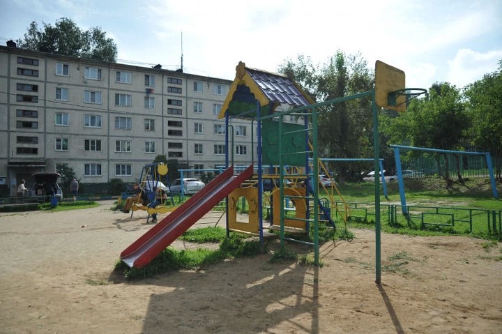 Детские площадки приведут в порядок после зимы