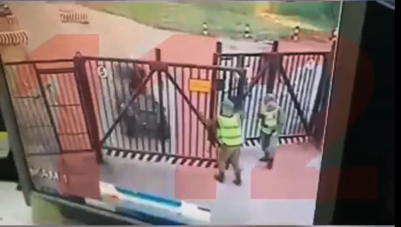Квадроцикл сбил солдата на Вакцине